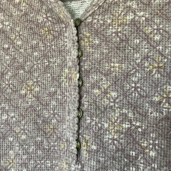 Eddie Bauer Womens M waffle top - like new - Picture 3 of 7